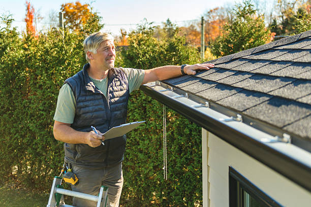Professional Roofing technician working in Solon, OH